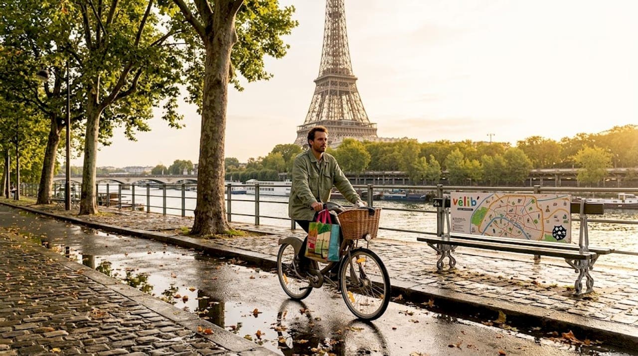 Paris Bike Tour: Your Local's Guide to Riding the City