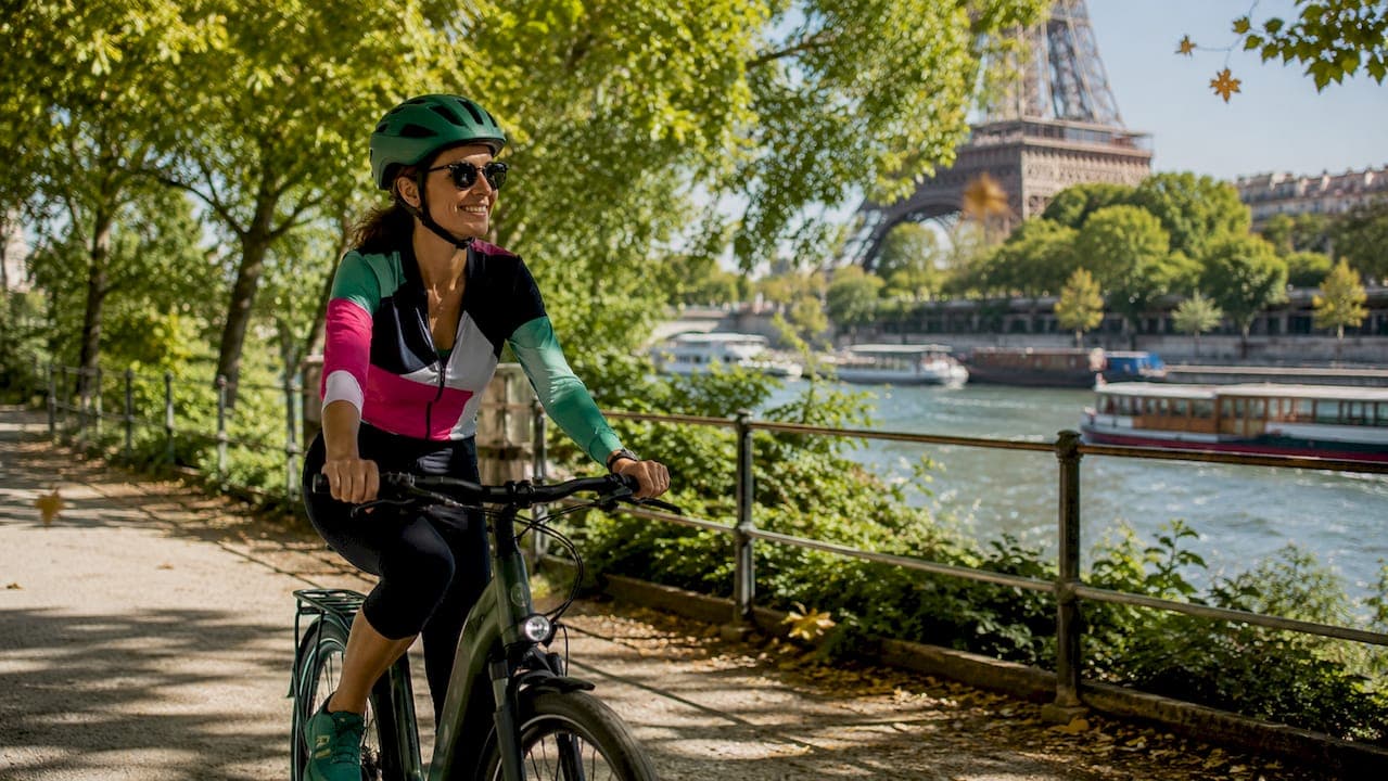 Why Paris Cycling Tours Suit Luxury Travel Packages